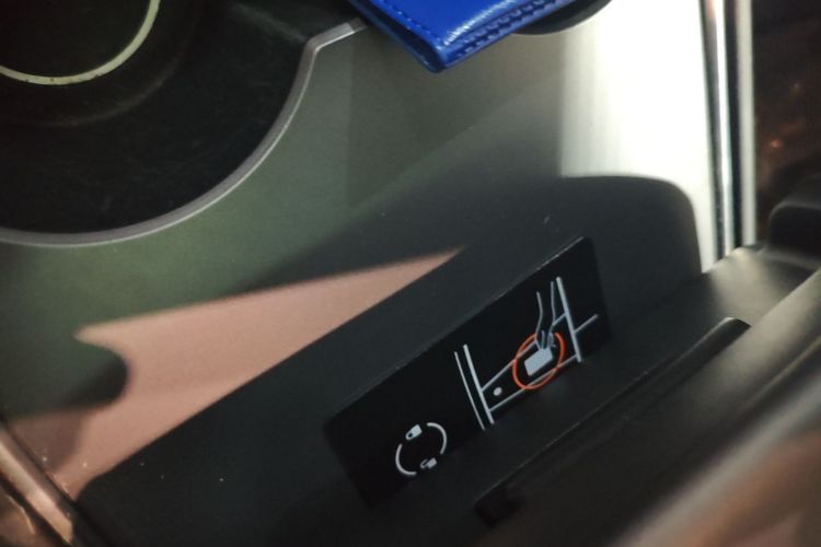 Tesla Model 3 2022 car image #9