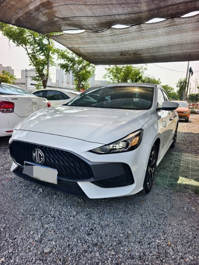 MG 5 2023 immagine di auto 