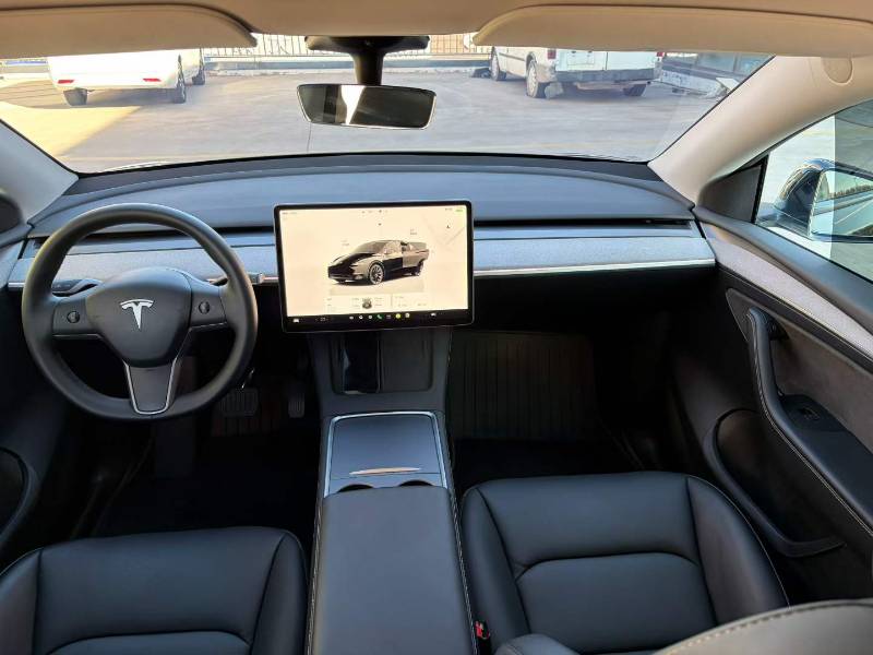 Tesla Model Y 2024 car image #5