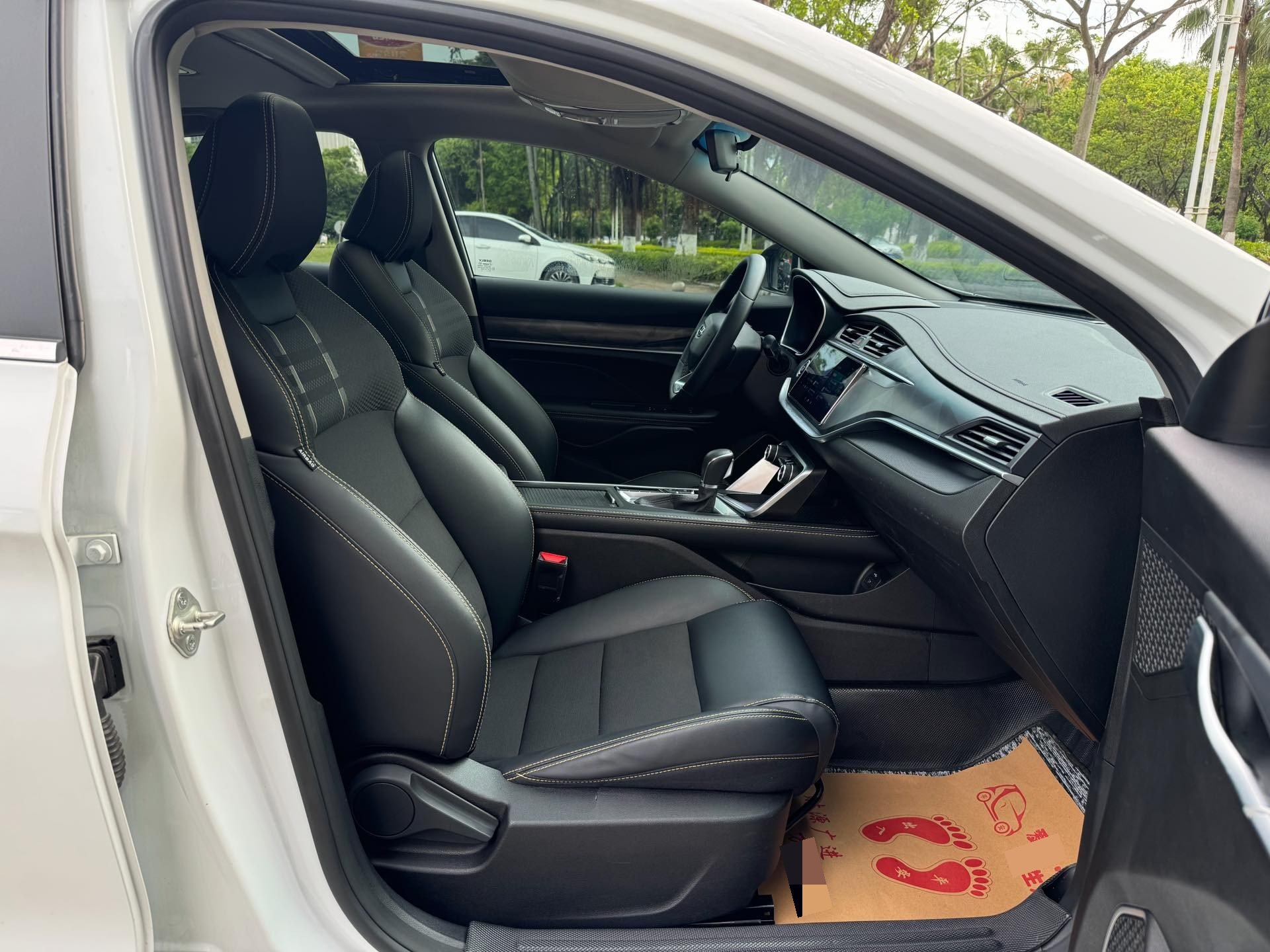 GEELY Binray 2021 car image #10