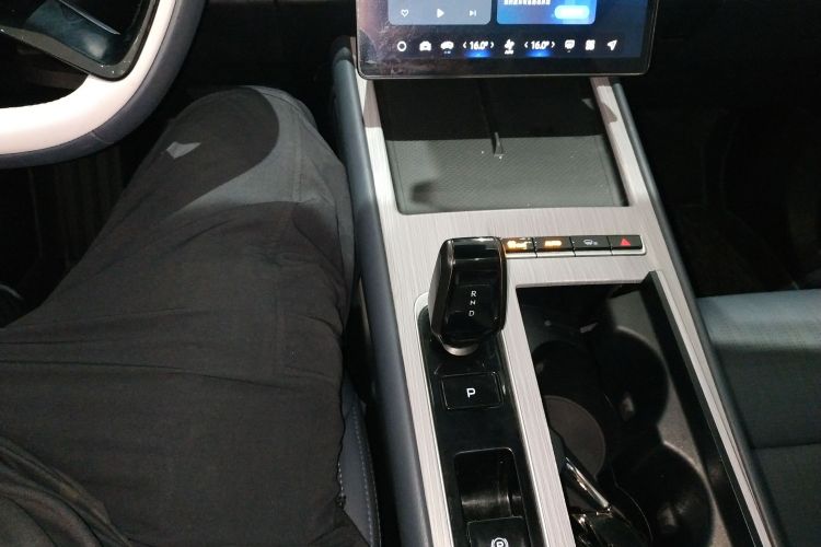 GEELY Boyue L 2024 car image #14