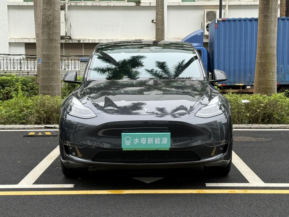 Tesla Model Y 2024 #2 Tesla Model Y 2024 car image #2