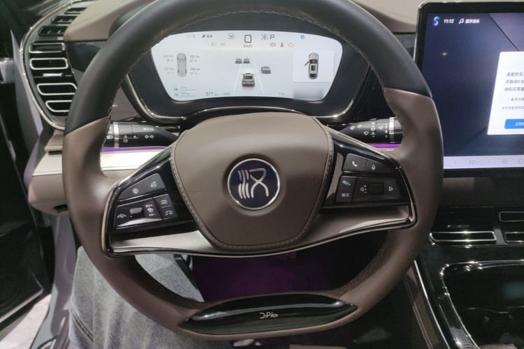 BYD Han 2024 car image #15