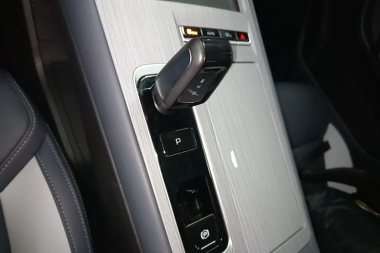 GEELY Boyue L 2024 car image #14