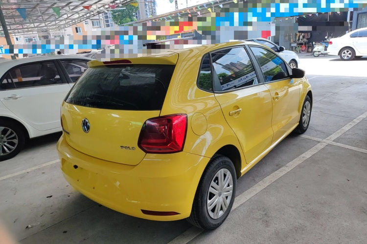 Volkswagen Polo 2015 car image #7