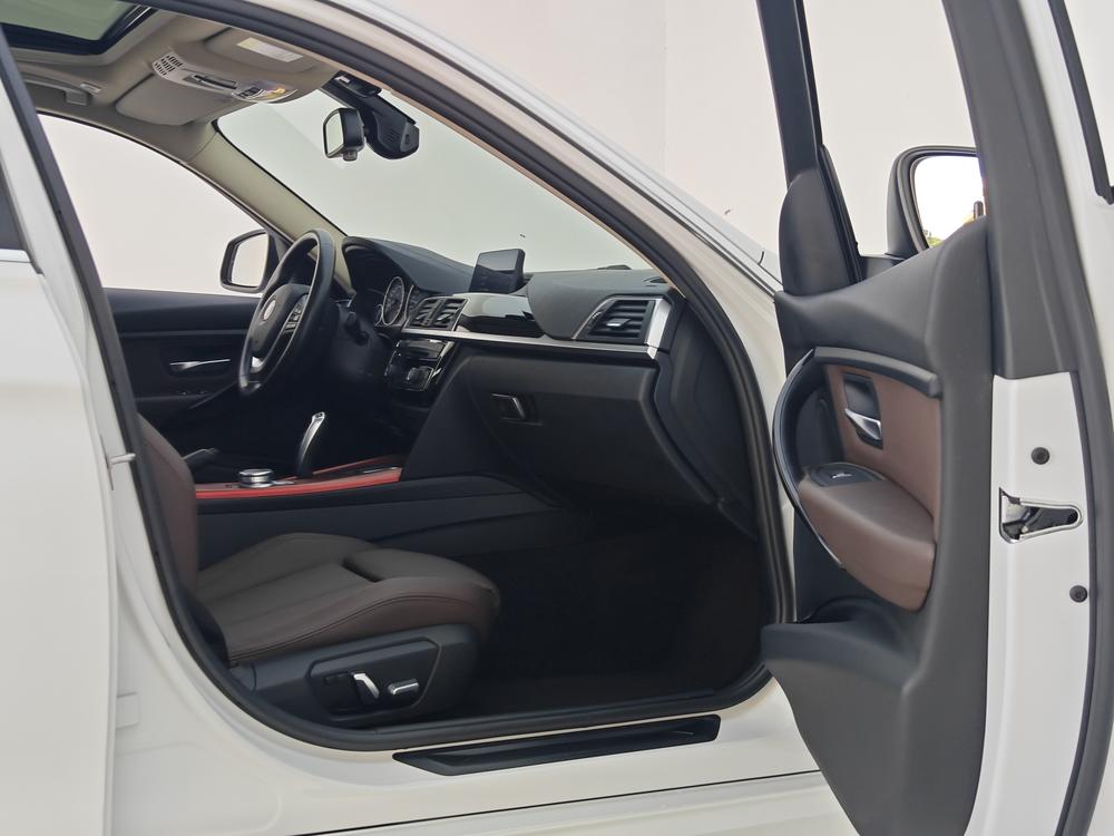 BMW 3 Series 2019 #11 BMW 3 Series 2019 car image #11