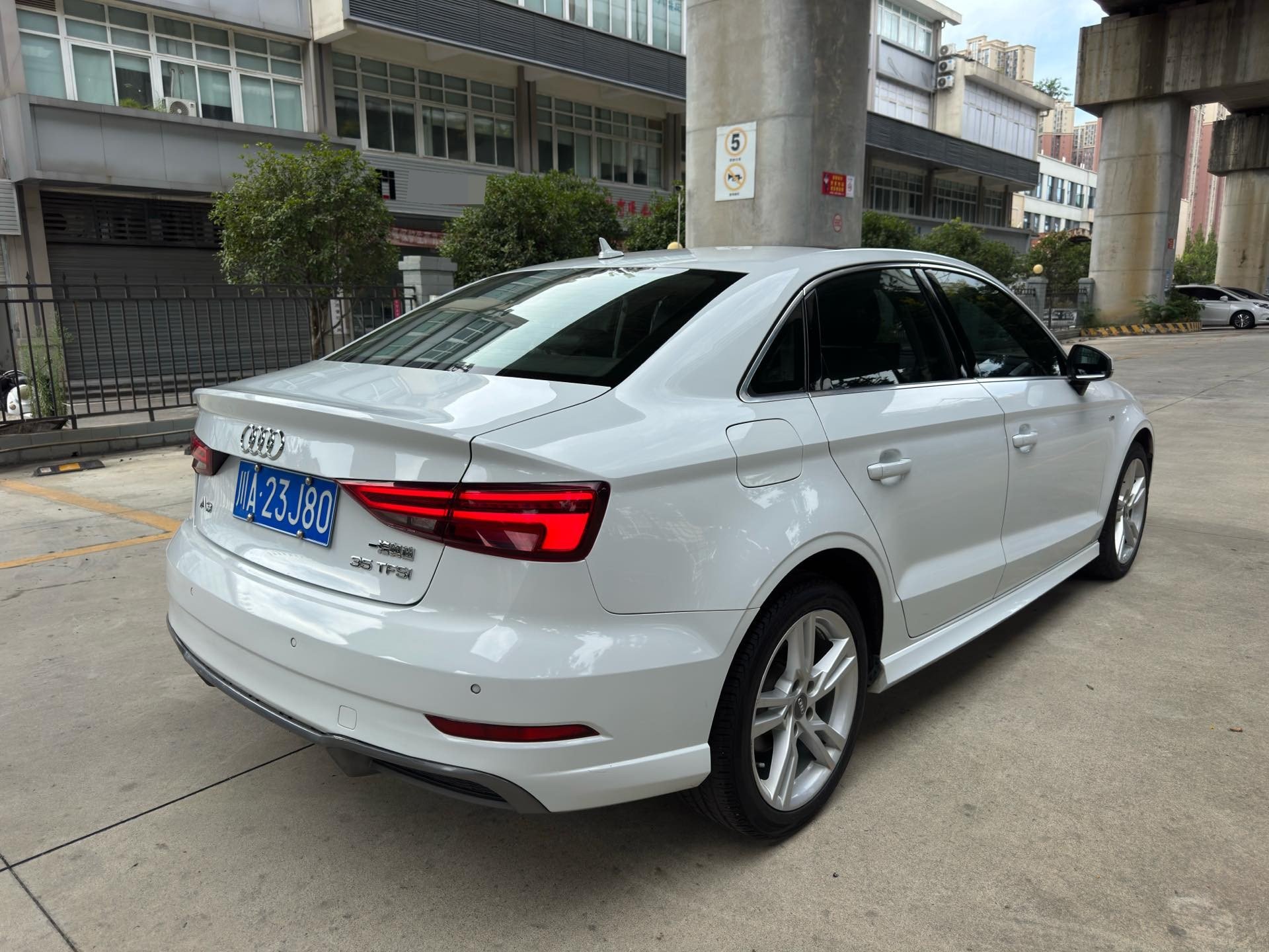 Audi A3 2018 car image #5
