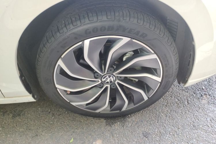 Volkswagen Golf 2022 car image #6