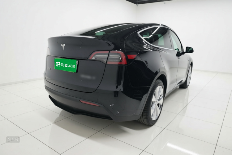 Tesla Model Y 2022 car image #7
