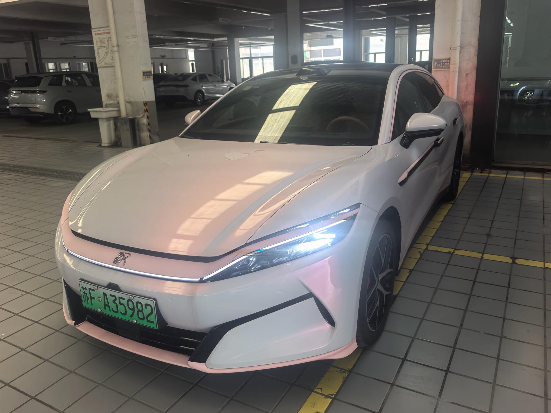BYD HanL 2025 car image 