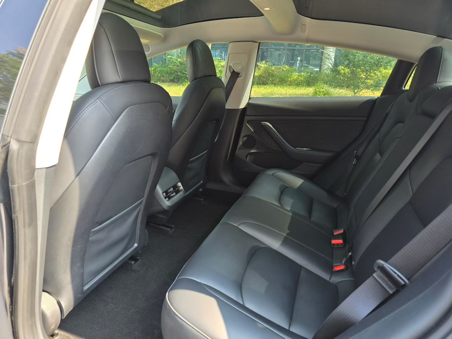 Tesla Model 3 2022 car image #6
