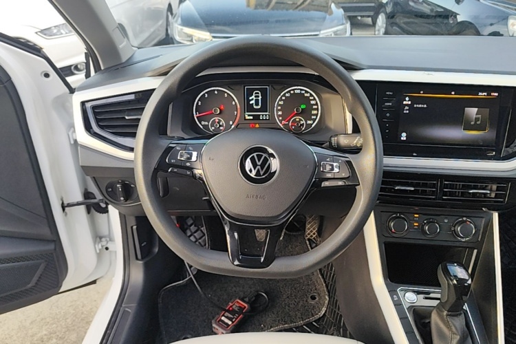 Volkswagen Polo 2021 #11 Volkswagen Polo 2021 صورة سيارة #11