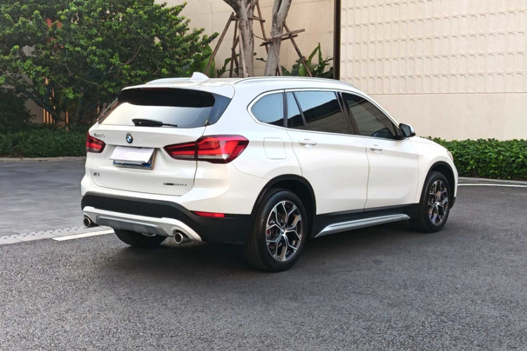 BMW X1 2022 car image #16