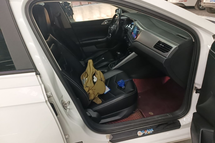 Volkswagen Polo 2020 car image #24