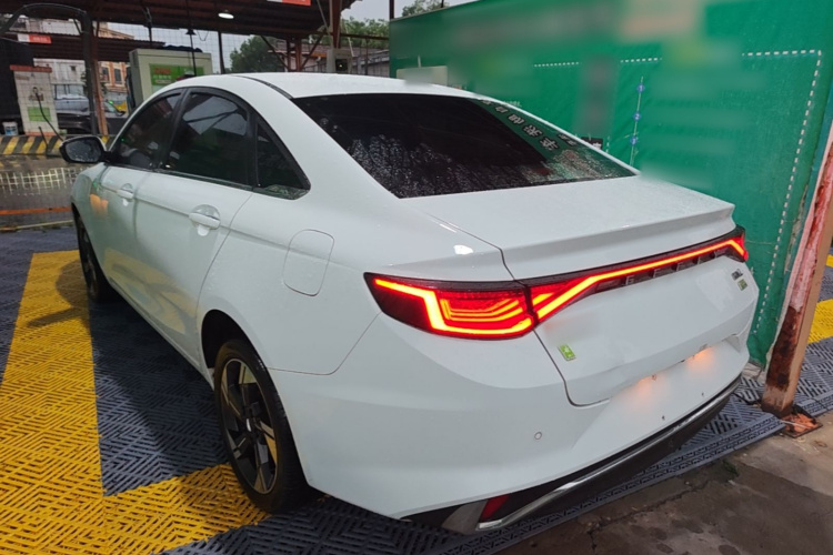 GEELY Emgrand L HiP 2022 car image #5