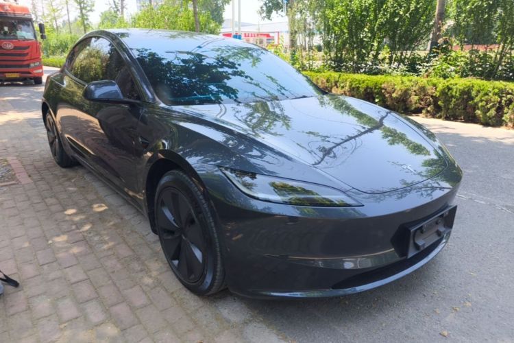 Tesla Model 3 2024 car image #4