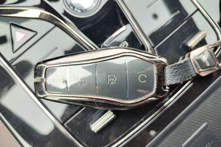 BYD Han 2024 car image #9