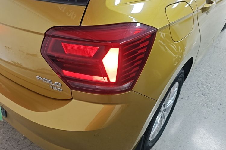 Volkswagen Polo 2019 car image #8