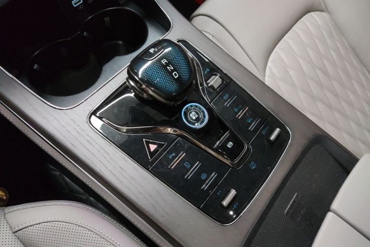 BYD Han 2024 car image #14
