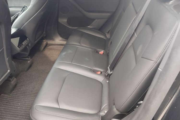 Tesla Model Y 2021 #17 Tesla Model Y 2021 car image #17