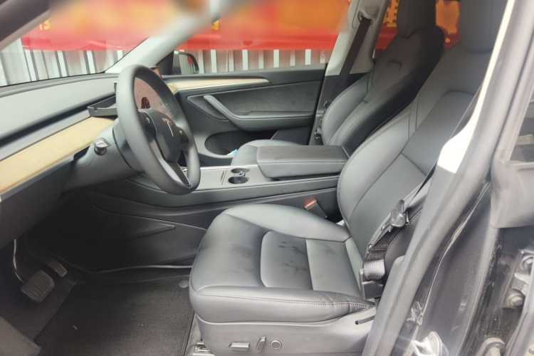 Tesla Model Y 2023 #17 Tesla Model Y 2023 car image #17