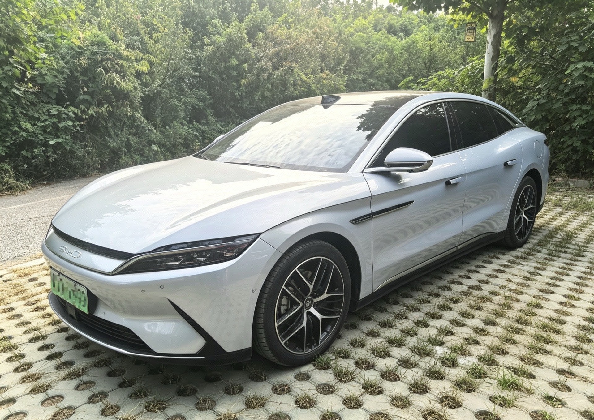BYD HanL 2025 BYD HanL 2025 car image