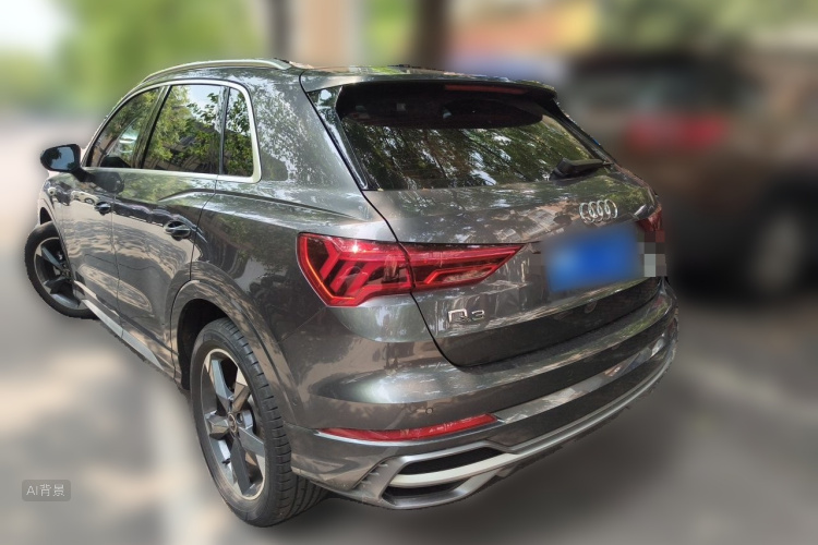 Audi Q3 2023 car image #5