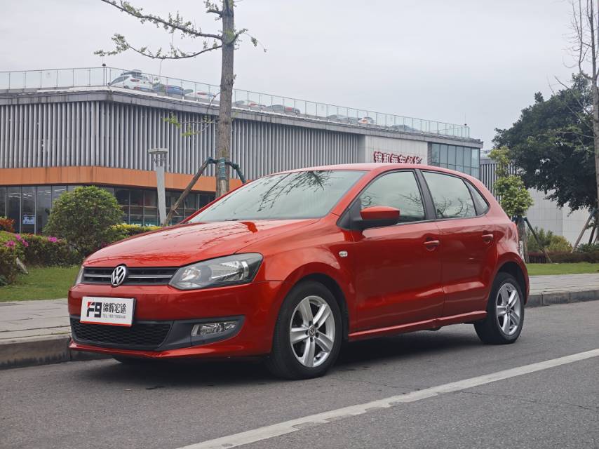 Volkswagen Polo 2011 Volkswagen Polo 2011 car image