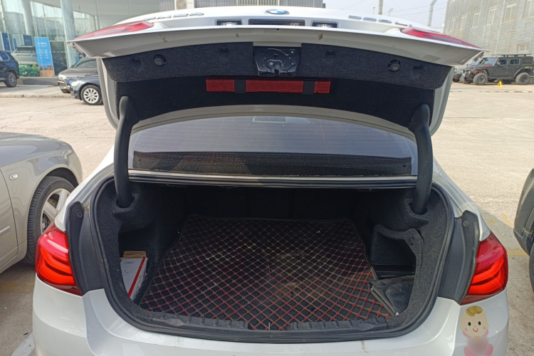 BMW 3 Series 2016 imagen de coche #19