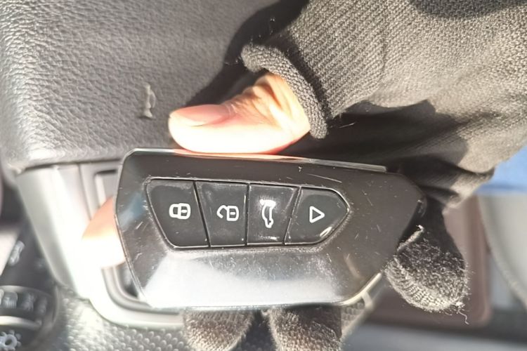 GEELY Emgrand GS 2017 car image #9