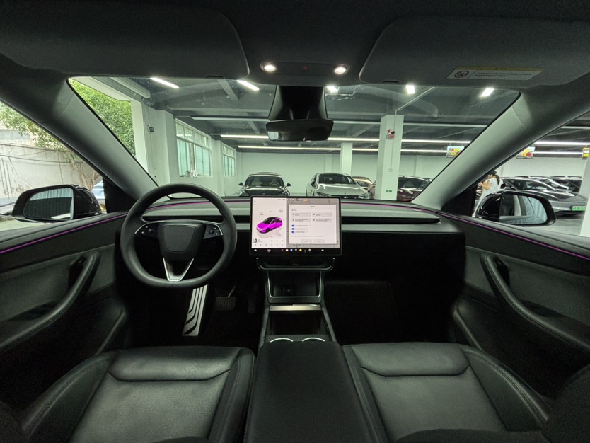 Tesla Model Y 2025 #6 Tesla Model Y 2025 car image #6