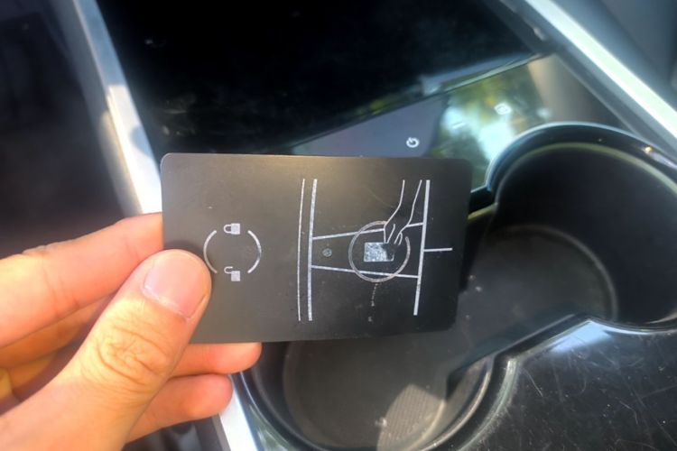 Tesla Model 3 2020 imagem de carro #9