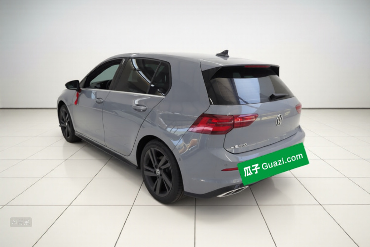 Volkswagen Golf 2023 car image #5