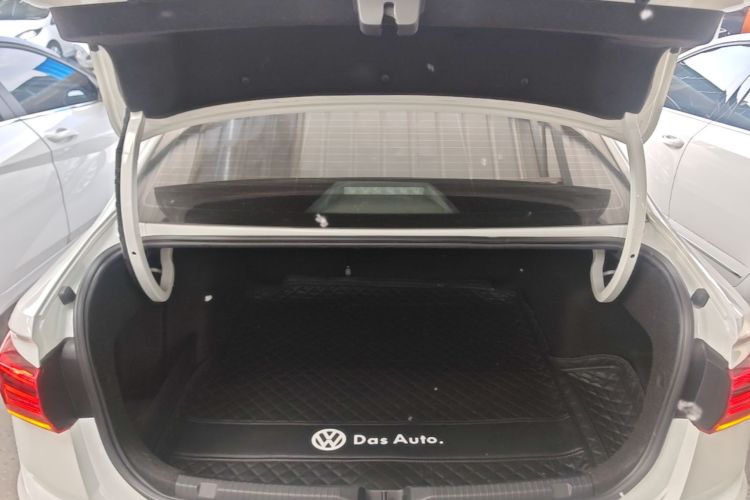 Volkswagen Bora 2021 car image #19