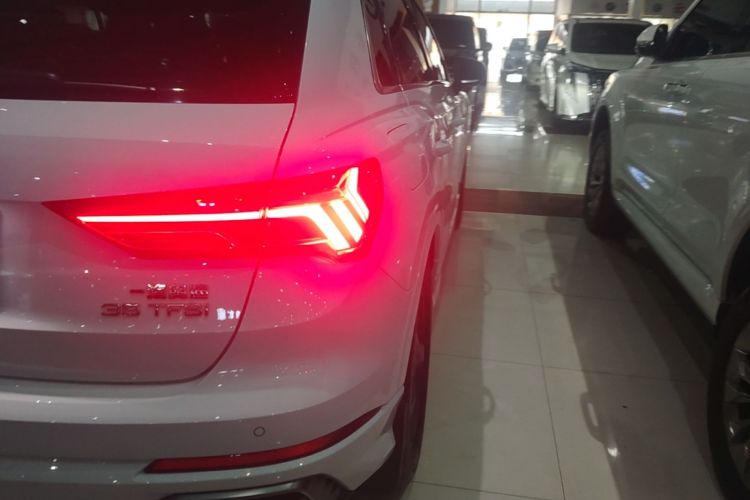Audi Q3 2020 #8 Audi Q3 2020 car image #8