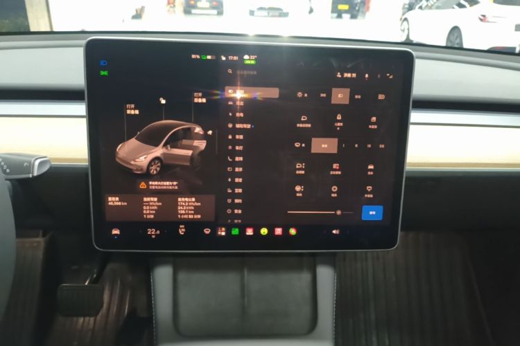 Tesla Model Y 2022 immagine di auto #13