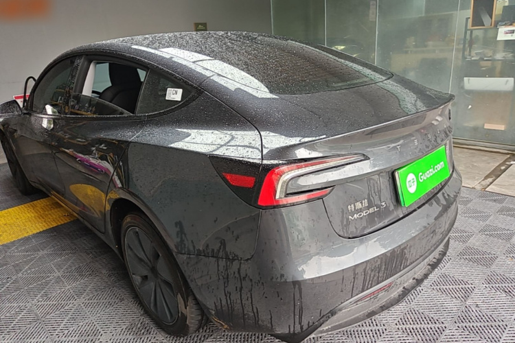 Tesla Model 3 2025 car image #7