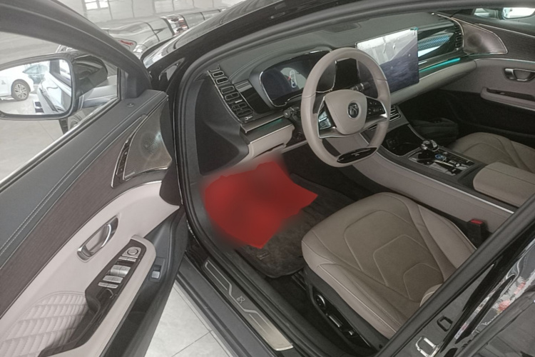 BYD Han 2024 car image #16