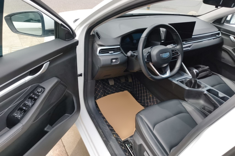 GEELY Emgrand 2025 car image #16