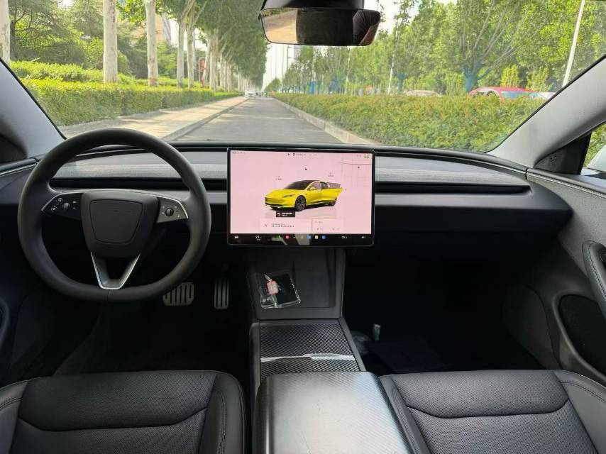 Tesla Model 3 2025 imagen de coche #8