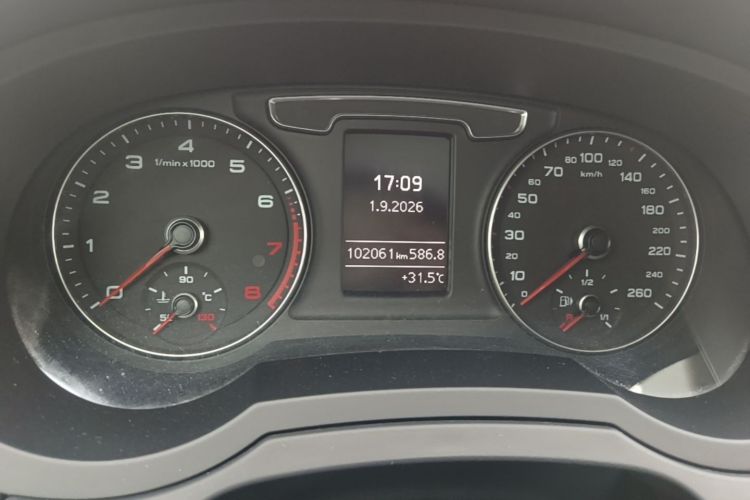 Audi Q3 2016 immagine di auto #16