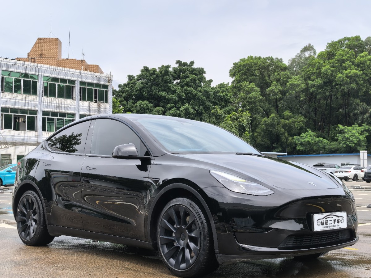 Tesla Model Y 2022 car image #3