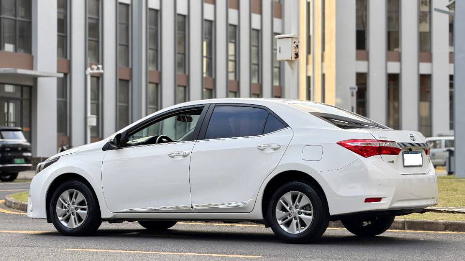 Toyota Corolla 2016 #8 Toyota Corolla 2016 car image #8