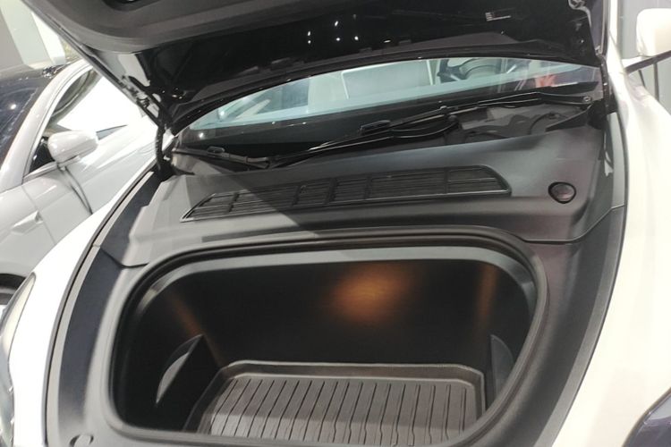 Tesla Model Y 2022 #20 Tesla Model Y 2022 car image #20