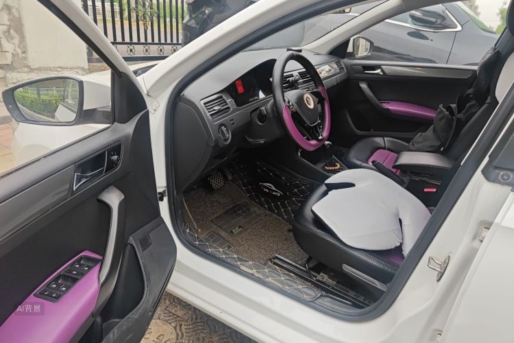 Volkswagen Santana 2017 car image #18
