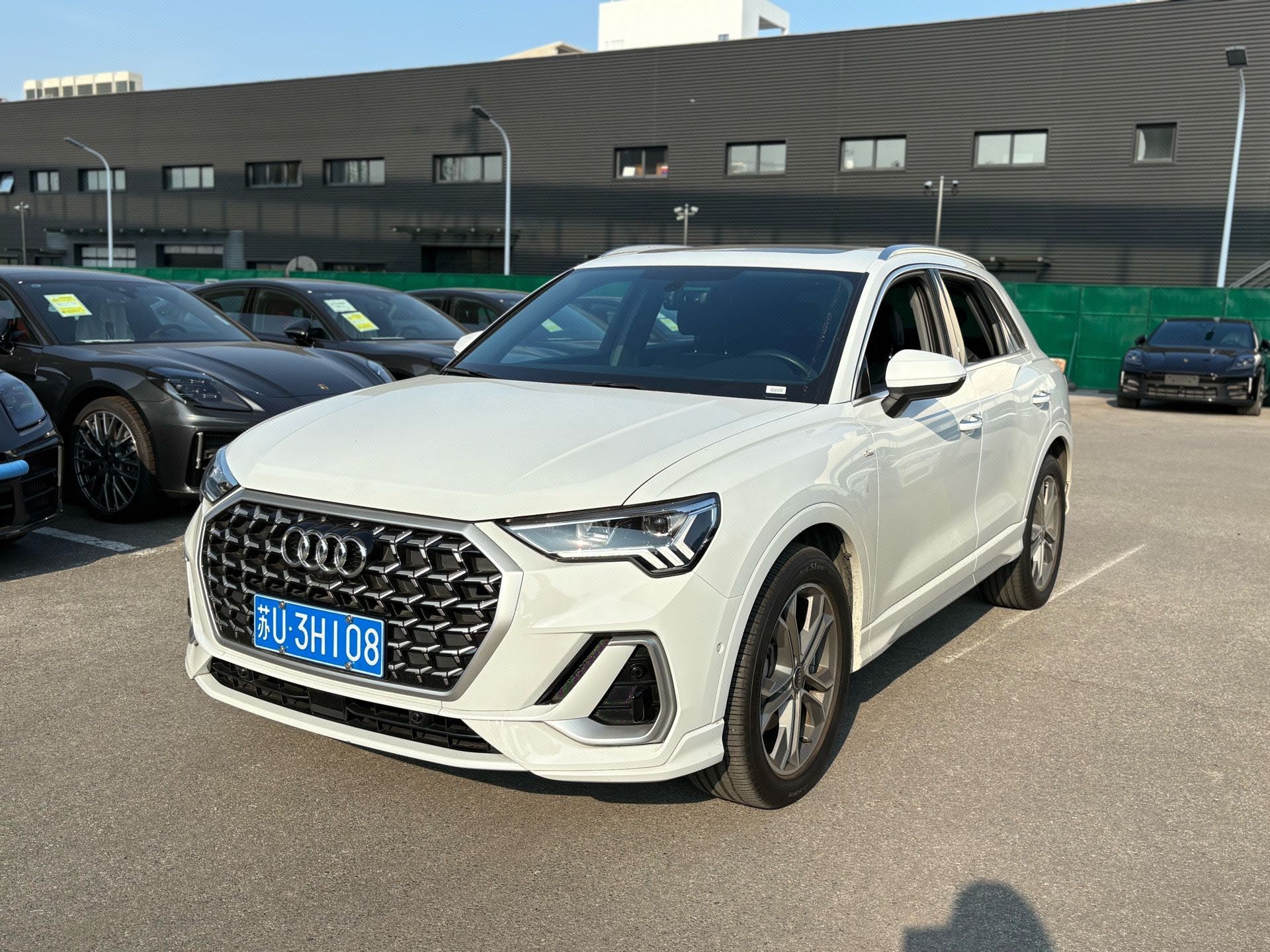 Audi Q3 2025 car image 