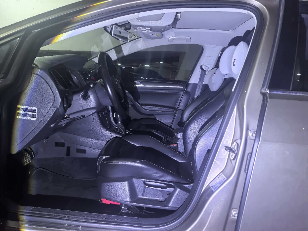 Volkswagen Golf 2015 car image #4