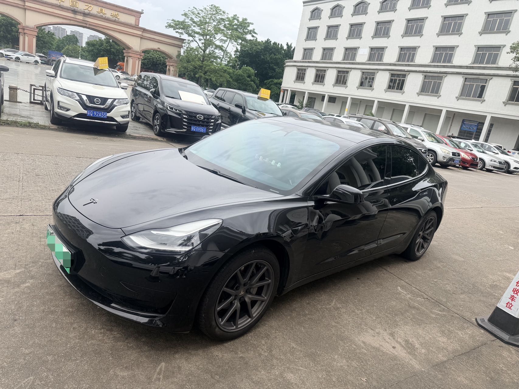 Tesla Model 3 2021 car image 