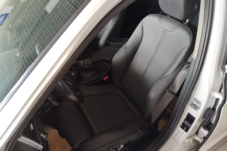 BMW 3 Series 2018 #15 BMW 3 Series 2018 car image #15