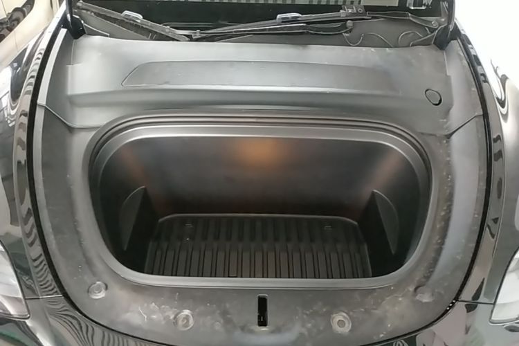Tesla Model Y 2024 #20 Tesla Model Y 2024 car image #20